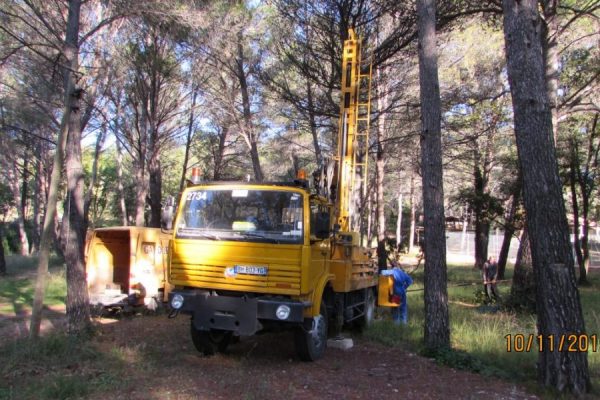 entreprise de forage - pompe immergée